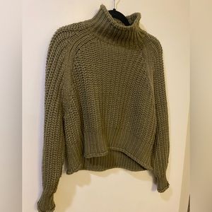 H&M Chunky Turtle Neck. Women’s size small. One of my favorite all time sweaters